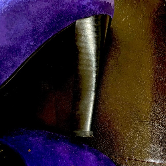 Ladies Nine West Blue suede shoes… gorgeous color 4” heel, 1” platform. EUC - Picture 2 of 4